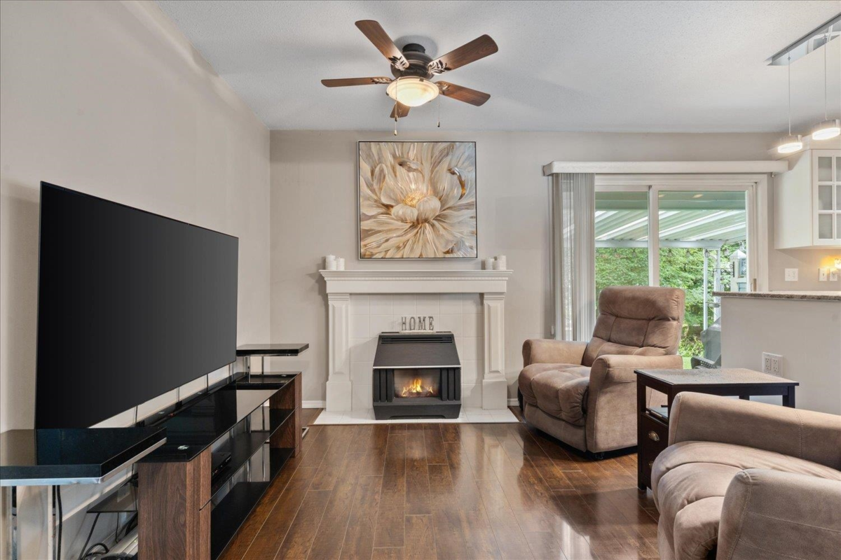 Kitchen Photo of 36 45175 Wells Road, Chilliwack, BC