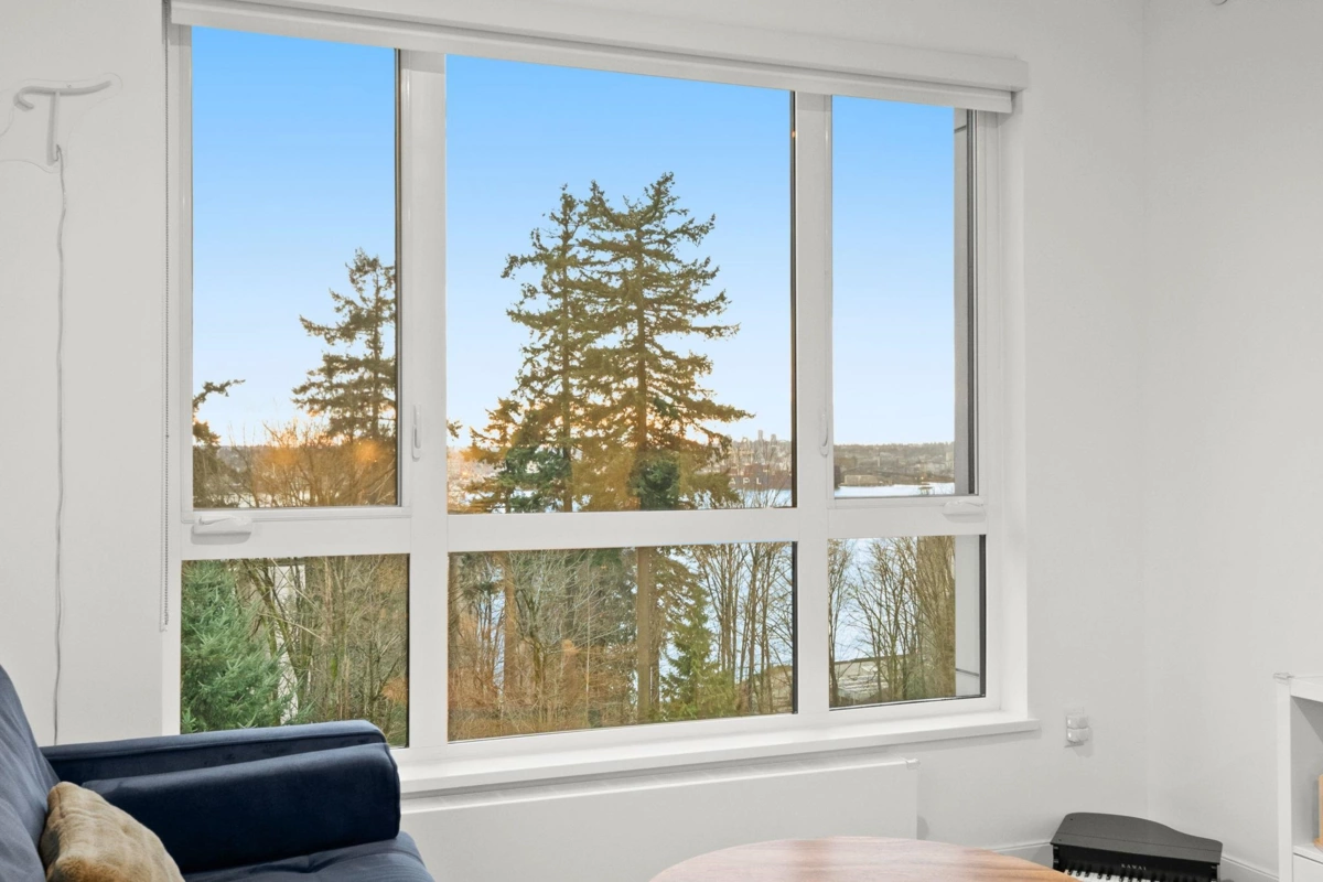 Dining Area Photo of 304 707 E 3rd Street, North Vancouver, BC