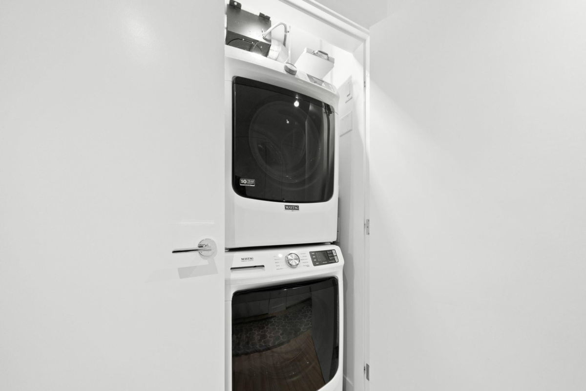 Outdoor Patio Photo of 304 707 E 3rd Street, North Vancouver, BC