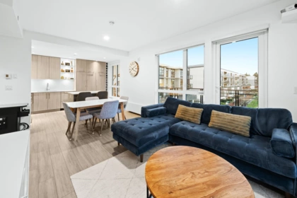304 707 E 3rd Street, North Vancouver, BC