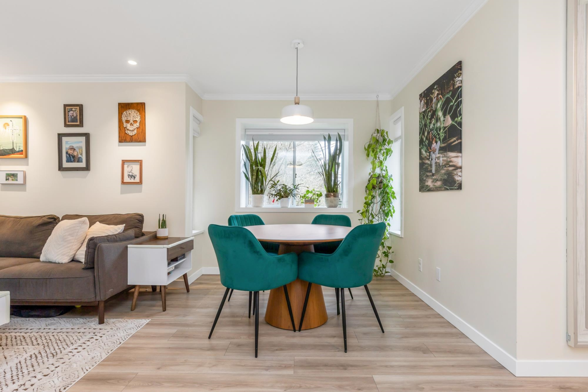 Dining Area Photo of 1206 1750 Mckenzie Road, Abbotsford, BC