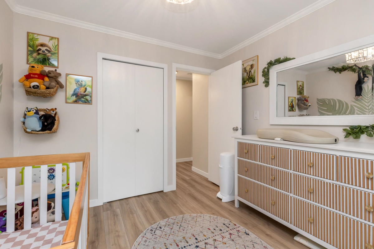 Hallway Photo of 1206 1750 Mckenzie Road, Abbotsford, BC