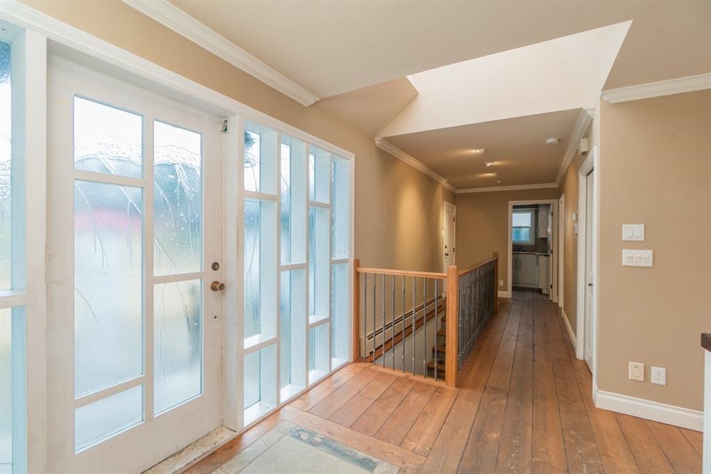 Kitchen Photo of 15708 Cliff Avenue, White Rock, BC