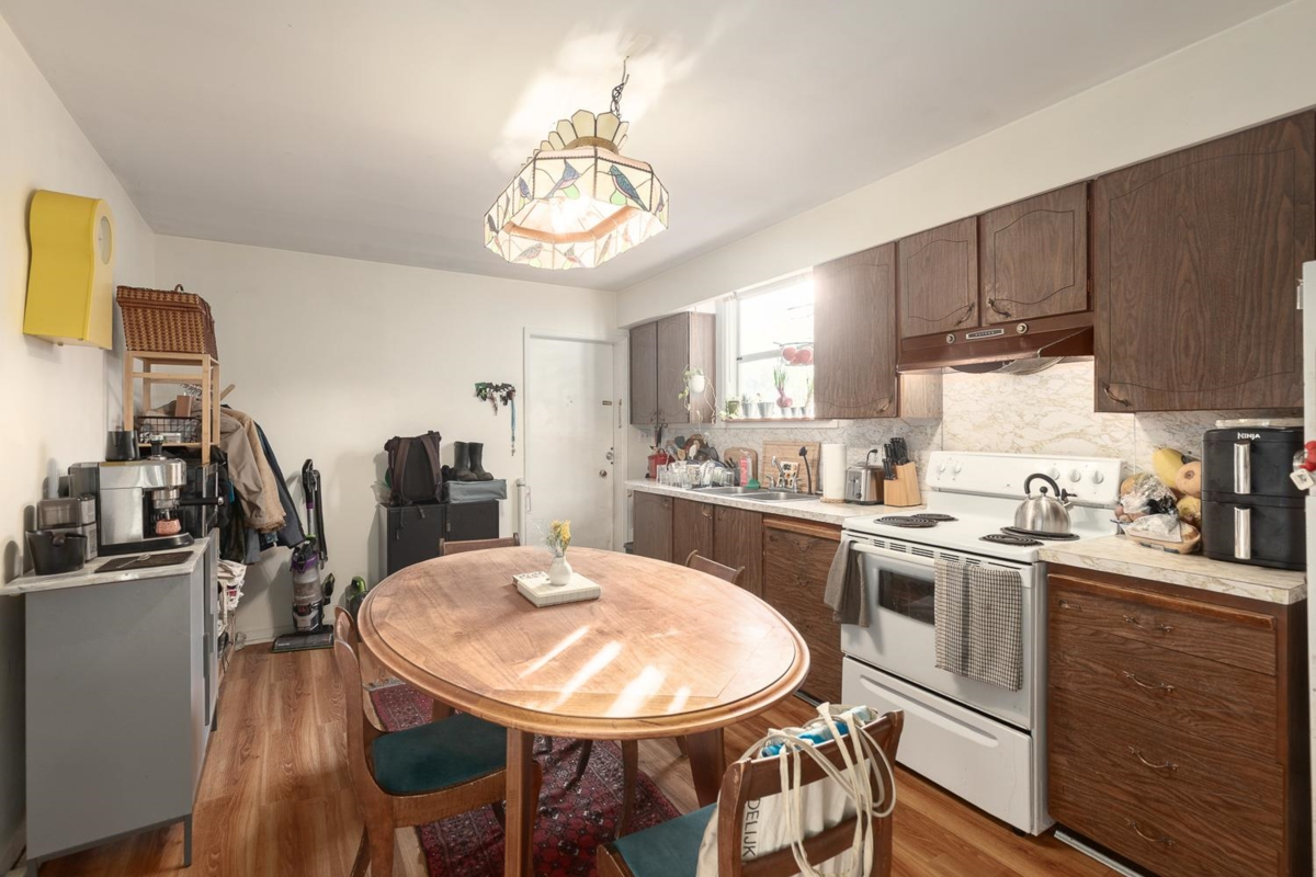 Breakfast Nook Photo of 236 W 12th Avenue, Vancouver, BC