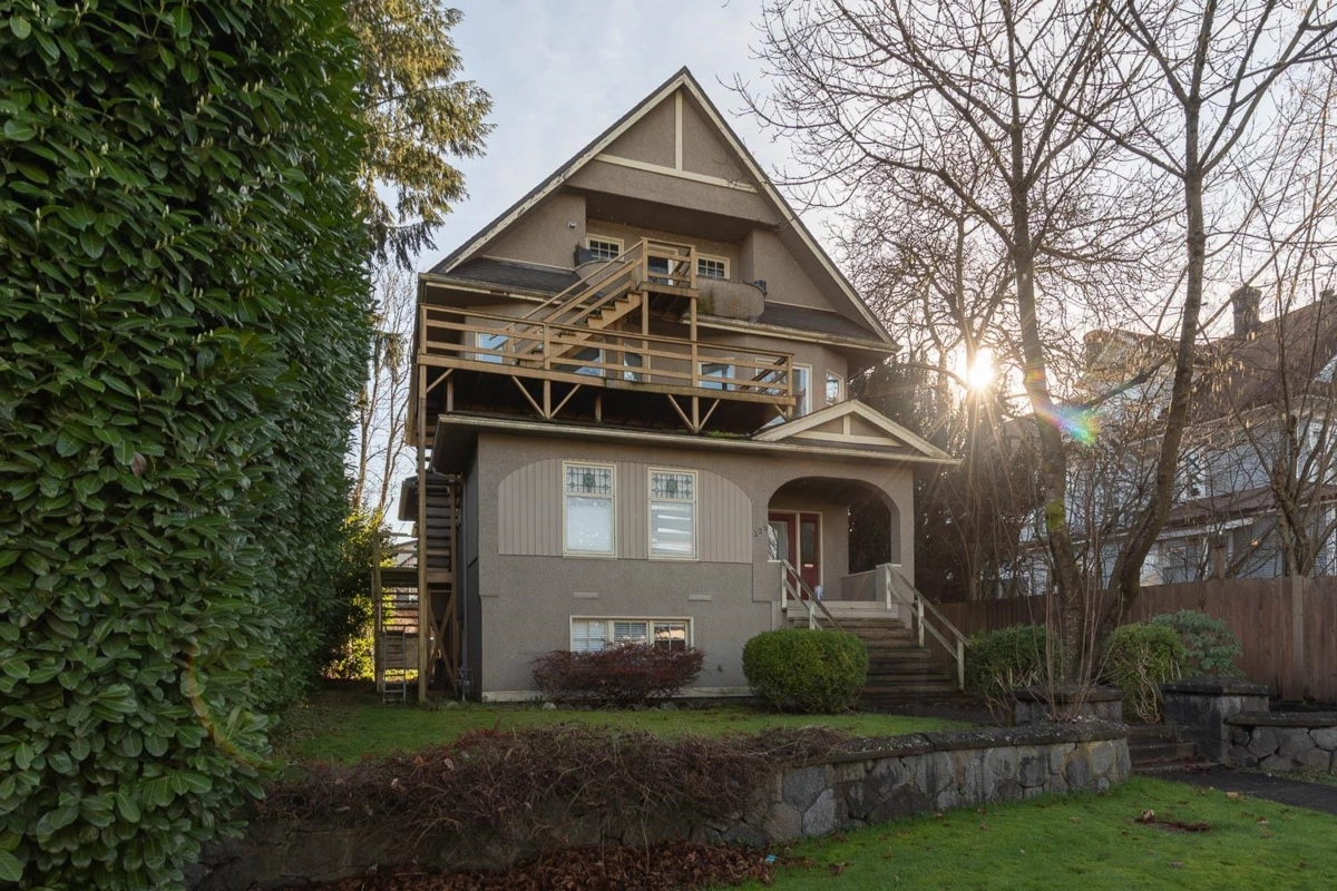Exterior Front Photo of 236 W 12th Avenue, Vancouver, BC