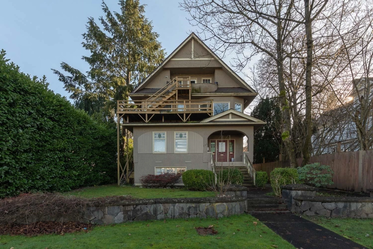 Exterior Rear Photo of 236 W 12th Avenue, Vancouver, BC