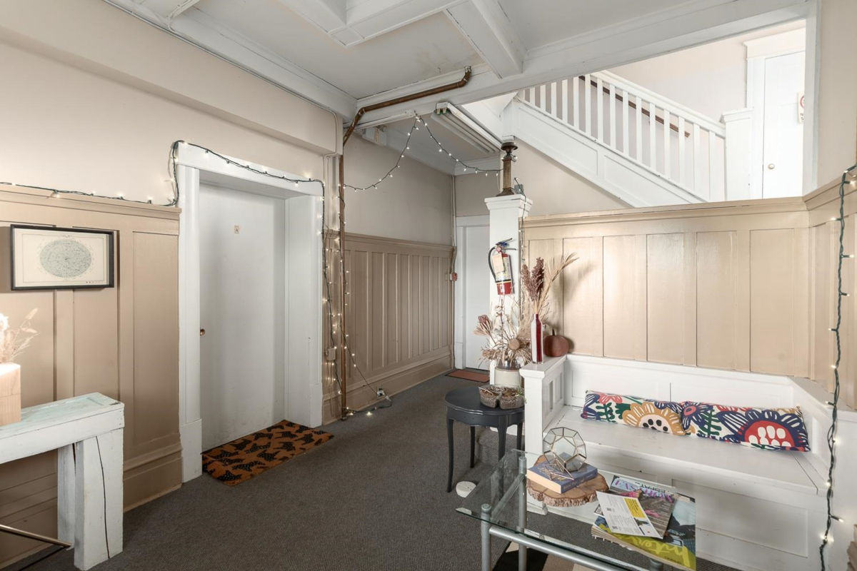 Family Room Photo of 236 W 12th Avenue, Vancouver, BC