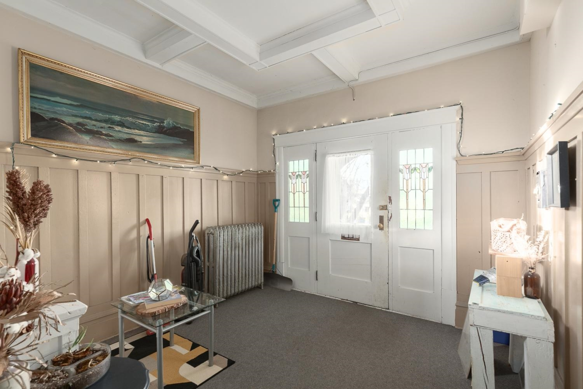 Living Room Photo of 236 W 12th Avenue, Vancouver, BC
