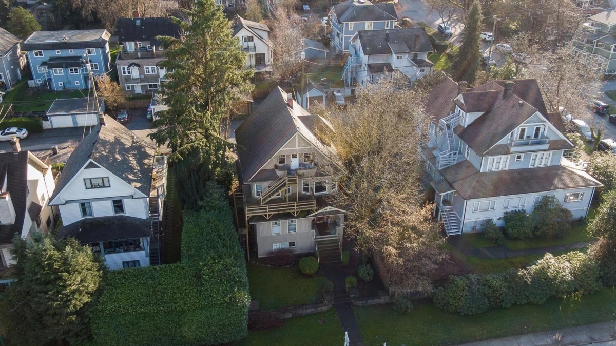 Swimming Pool Photo of 236 W 12th Avenue, Vancouver, BC