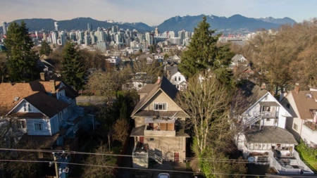 Mudroom Photo of 236 W 12th Avenue, Vancouver, BC