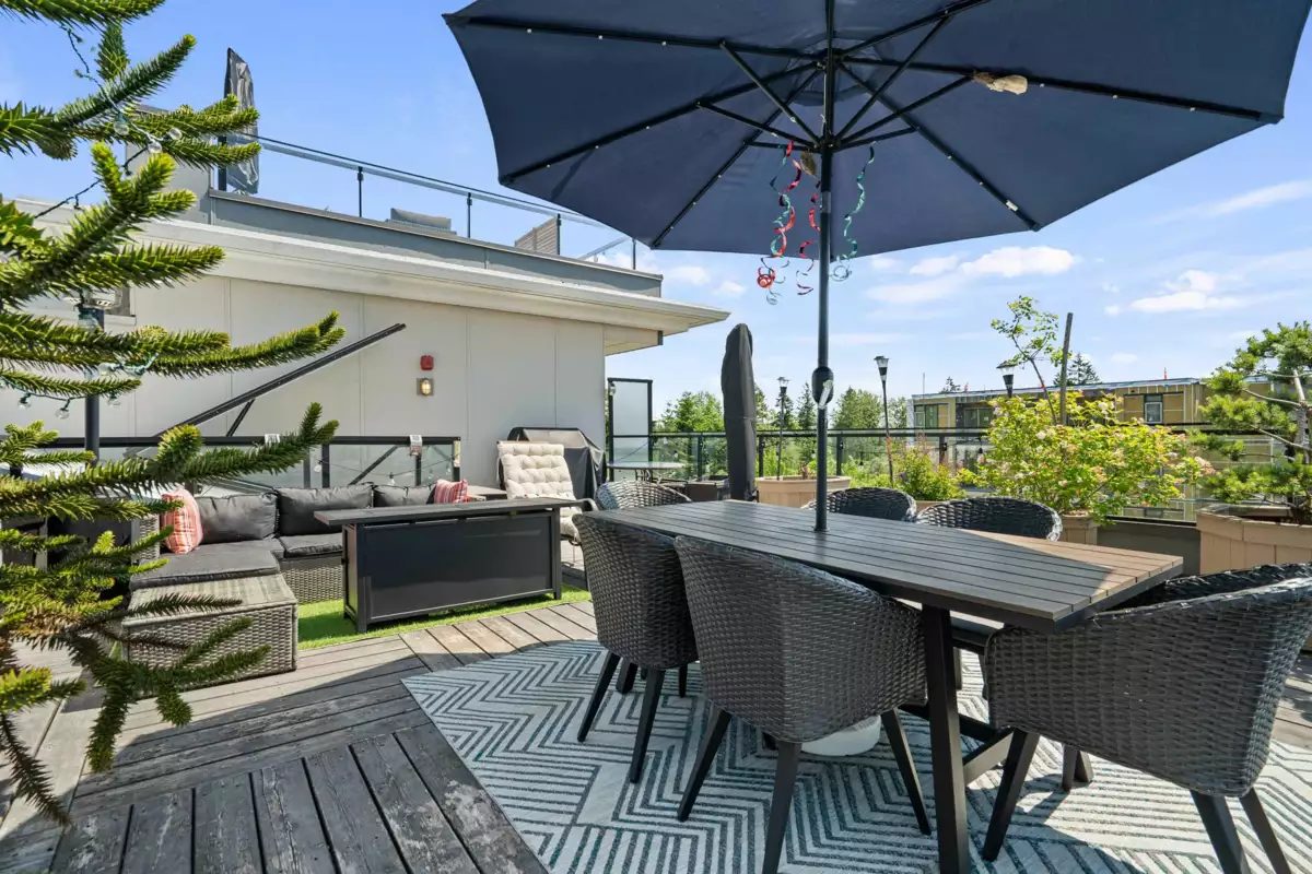 Hallway Photo of 405 9350 University High Street, Burnaby, BC