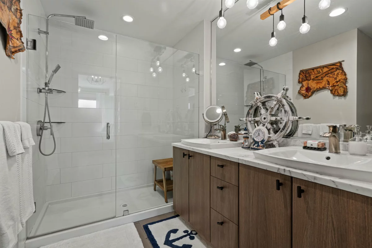 Office / Den Photo of 405 9350 University High Street, Burnaby, BC