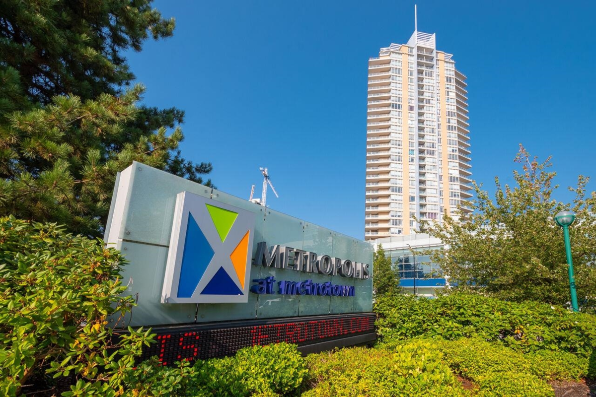 Fitness Center Photo Near 707 4711 Hazel Street, Burnaby, BC