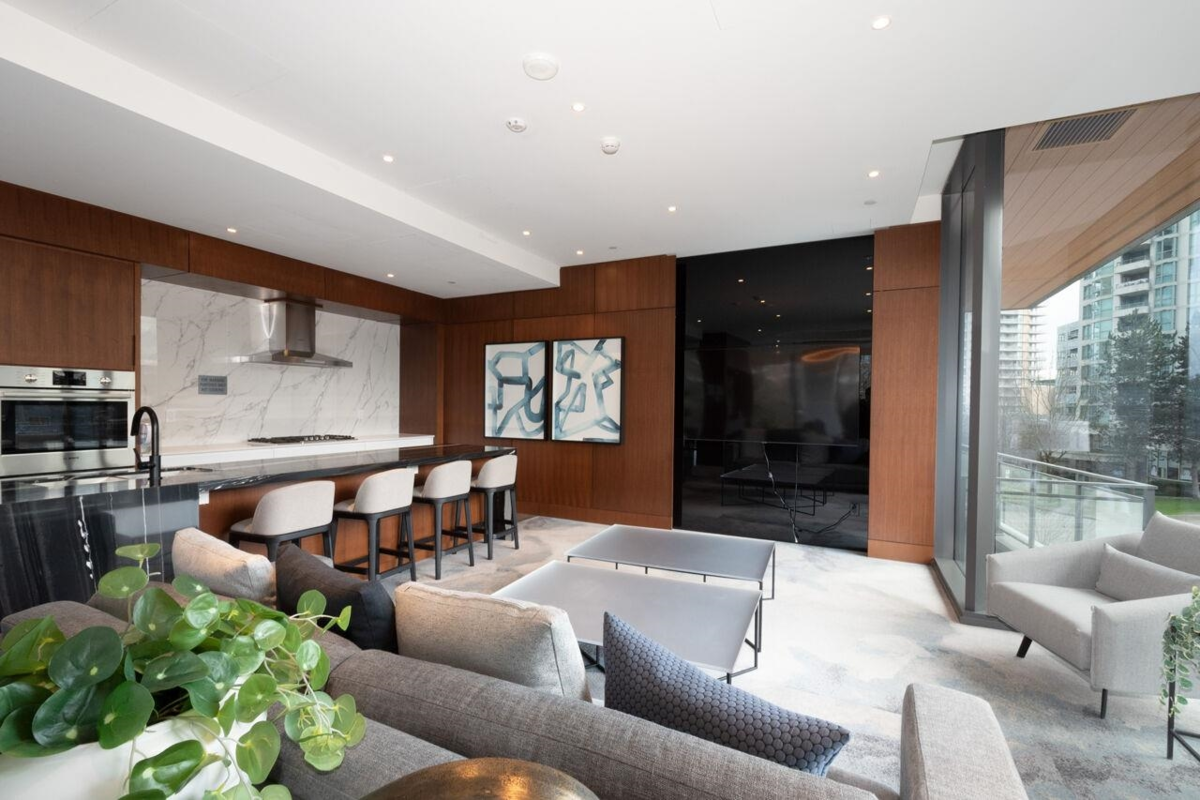 Front Yard Photo of 707 4711 Hazel Street, Burnaby, BC