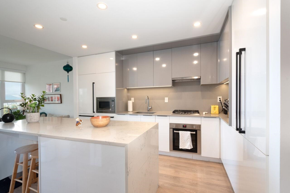 Living Room Photo of 707 4711 Hazel Street, Burnaby, BC