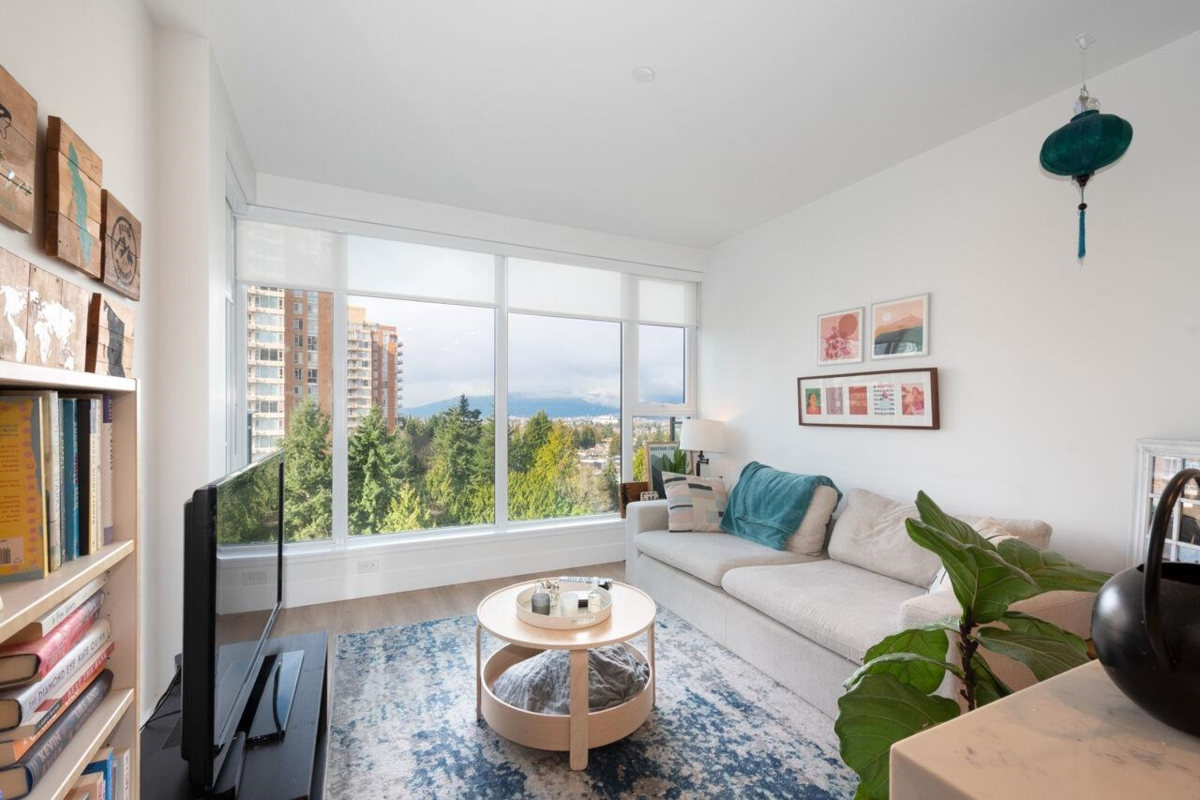 Walk-In Closet Photo of 707 4711 Hazel Street, Burnaby, BC