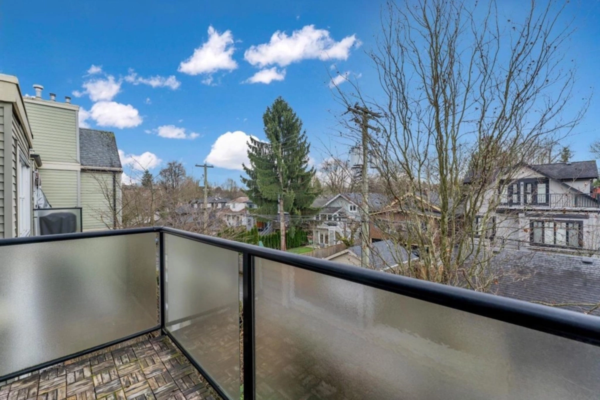 Family Room Photo of 307 876 W 16th Avenue, Vancouver, BC