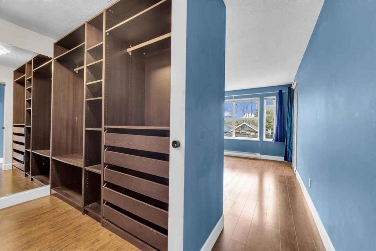 Guest Bathroom Photo of 307 876 W 16th Avenue, Vancouver, BC