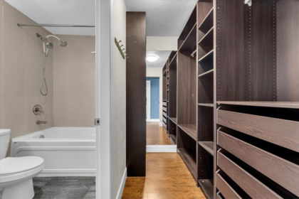 Powder Room Photo of 307 876 W 16th Avenue, Vancouver, BC