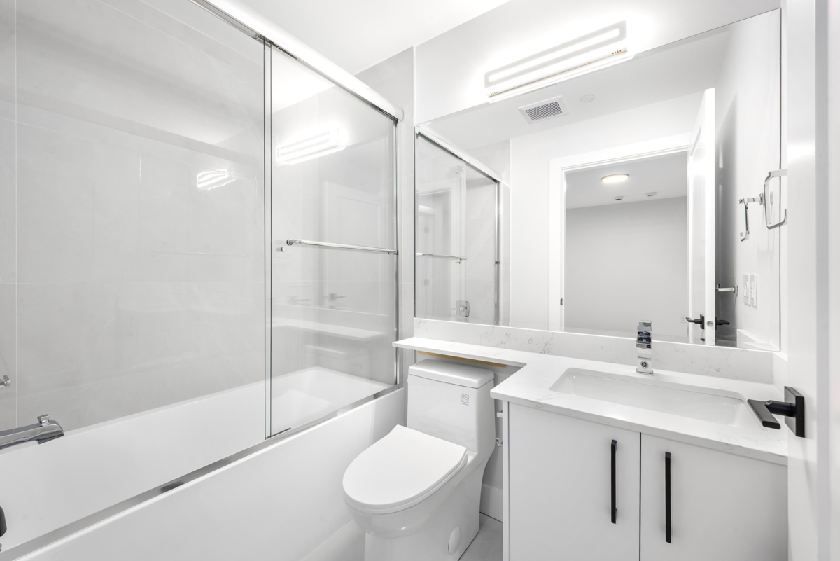 Hallway Photo of 2743 Mcgill Street, Vancouver, BC