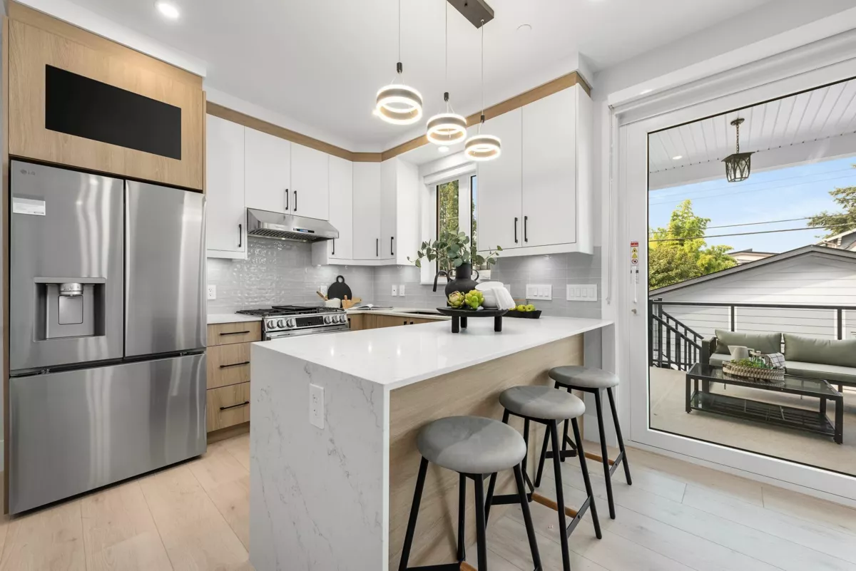 Kitchen Island Photo of 2743 Mcgill Street, Vancouver, BC