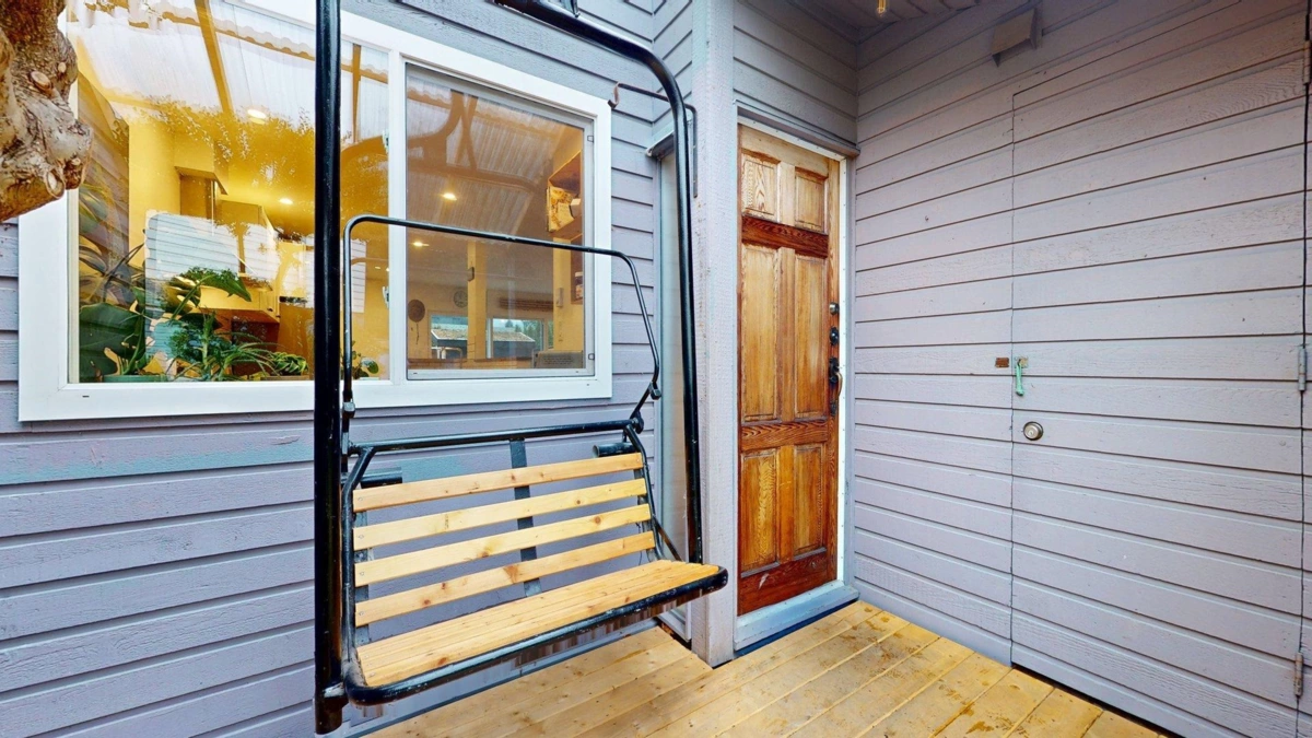 Dining Area Photo of 7 38455 Wilson Crescent, Squamish, BC