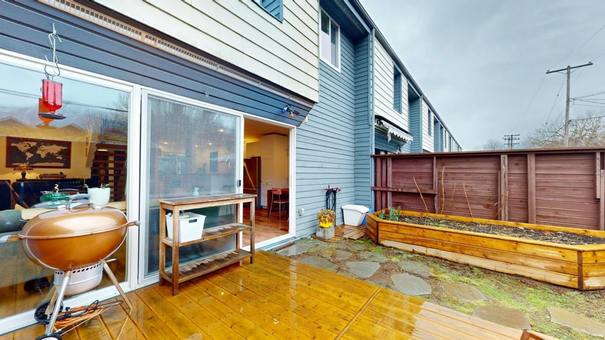 Laundry Room Photo of 7 38455 Wilson Crescent, Squamish, BC