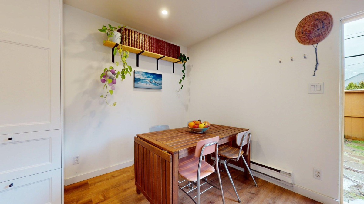 Walk-In Closet Photo of 7 38455 Wilson Crescent, Squamish, BC