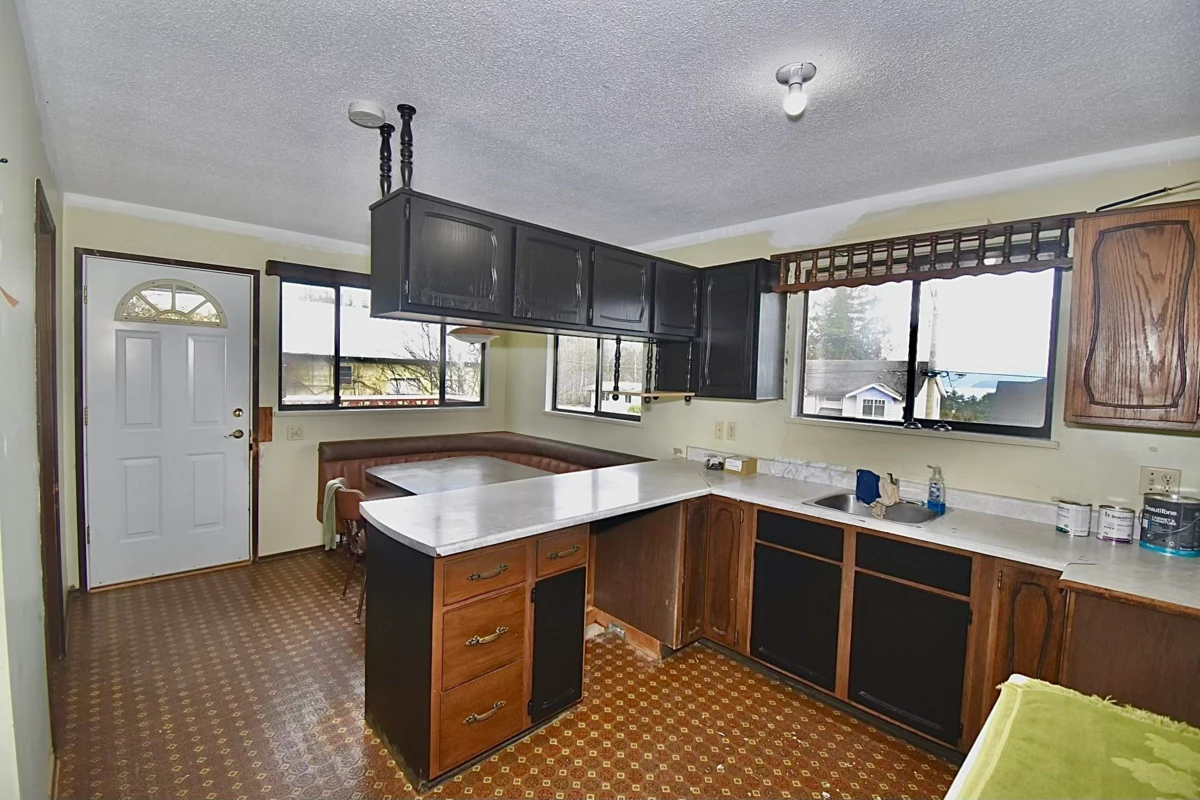 Family Room Photo of 631 Wyngaert Road, Gibsons, BC