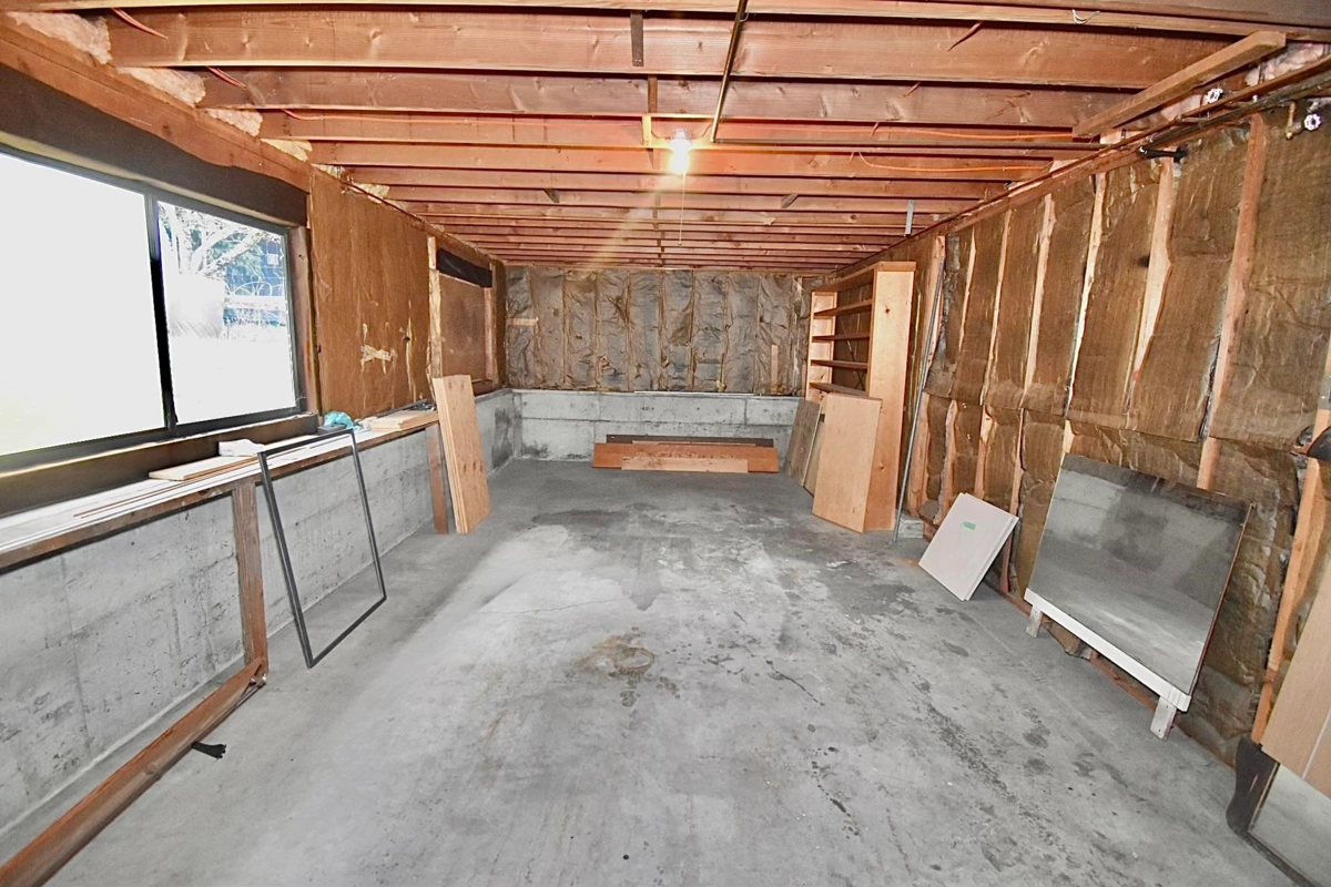 Laundry Room Photo of 631 Wyngaert Road, Gibsons, BC