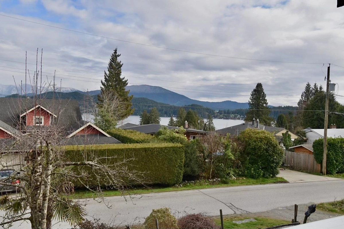Office / Den Photo of 631 Wyngaert Road, Gibsons, BC