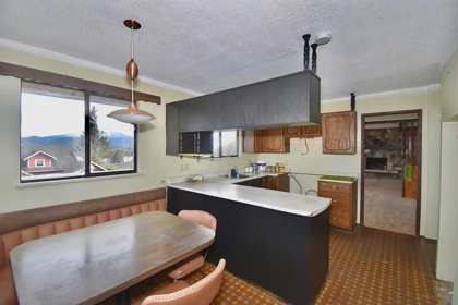 631 Wyngaert Road, Gibsons, BC, Gibsons — Single Family Residence for sale