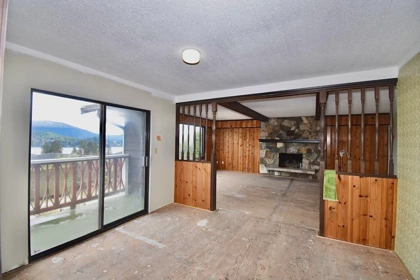 Kitchen Island Photo of 631 Wyngaert Road, Gibsons, BC