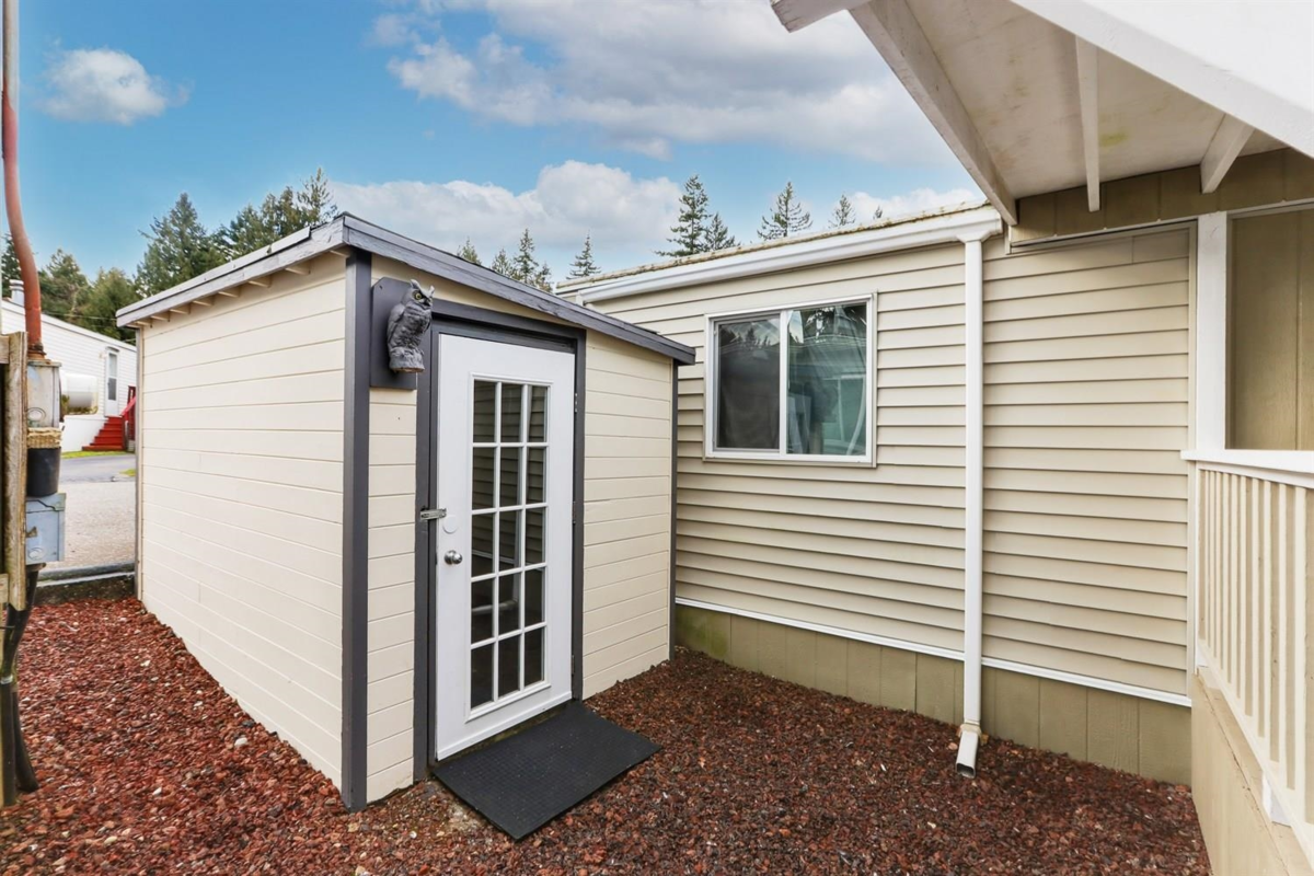 Dining Area Photo of 45 3931 198 Street, Langley, BC