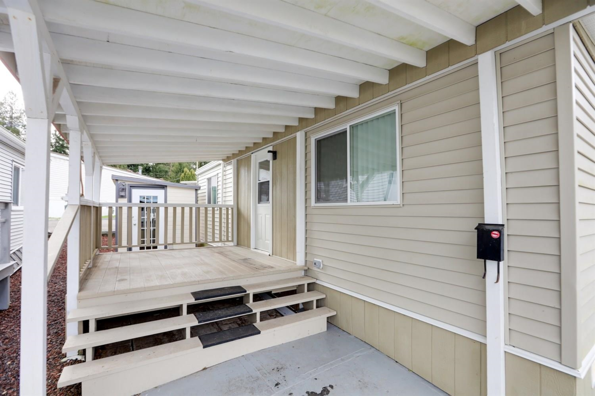 Family Room Photo of 45 3931 198 Street, Langley, BC