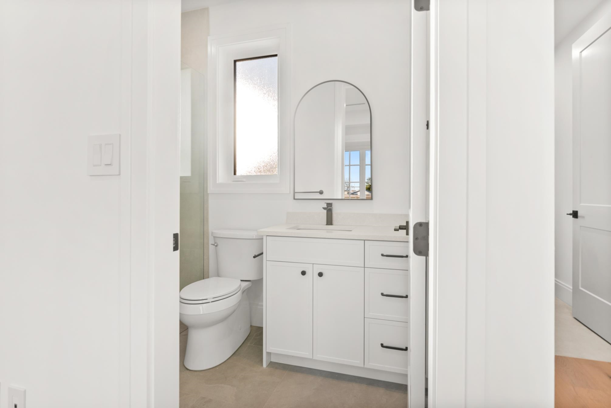 Laundry Room Photo of 245 66 Street, Delta, BC