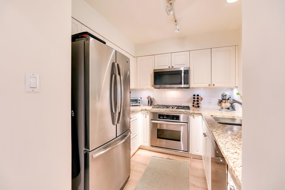 Mudroom Photo of 18 1550 Larkhall Crescent, North Vancouver, BC