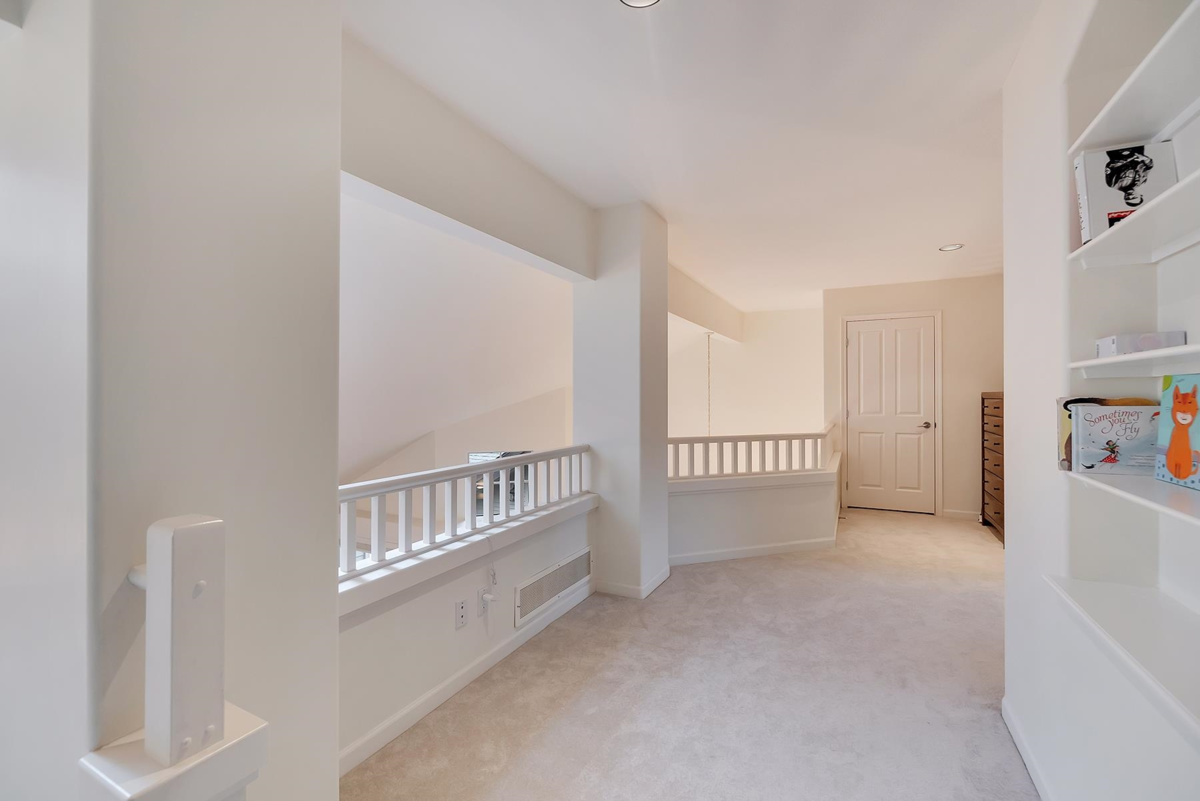 Outdoor Patio Photo of 18 1550 Larkhall Crescent, North Vancouver, BC