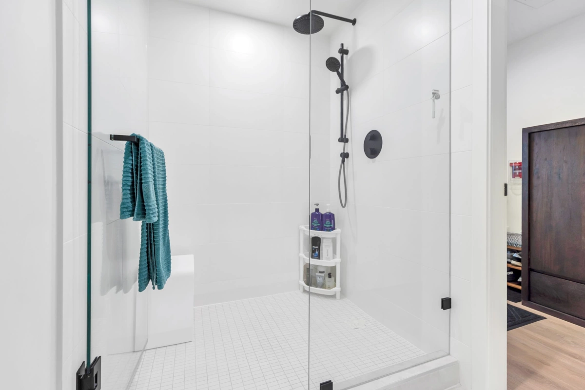 Bedroom 2 Photo of 146 545 E 2nd Street, North Vancouver, BC