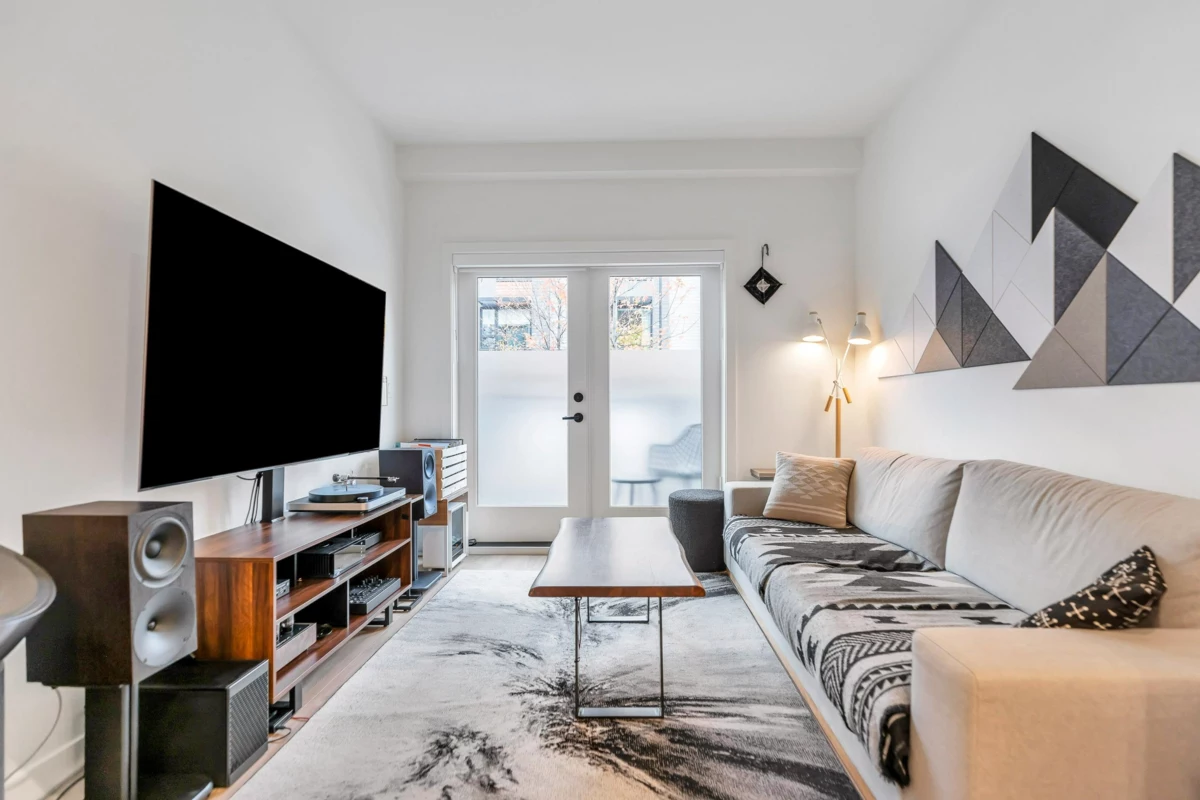 Outdoor Deck Photo of 146 545 E 2nd Street, North Vancouver, BC