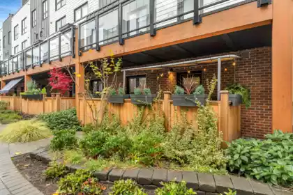146 545 E 2nd Street, North Vancouver, BC