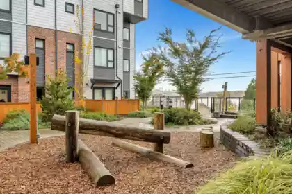 146 545 E 2nd Street, North Vancouver, BC