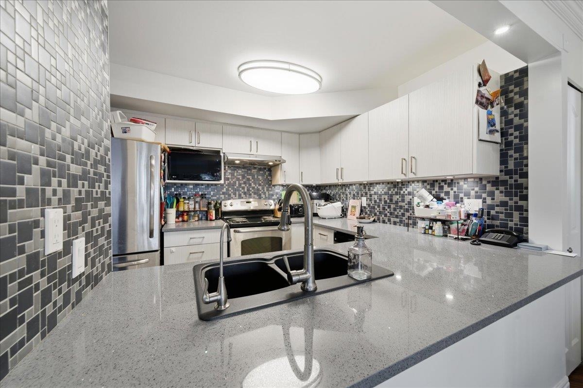 Walk-In Closet Photo of 105 2345 Central Avenue, Port Coquitlam, BC