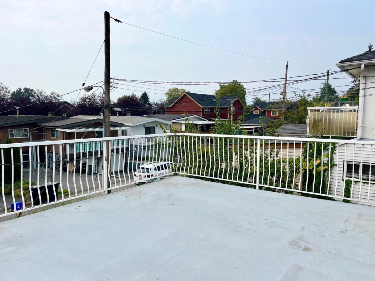 Dining Area Photo of 4695 Nanaimo Street, Vancouver, BC