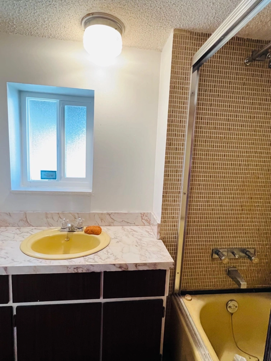 Guest Bathroom Photo of 4695 Nanaimo Street, Vancouver, BC