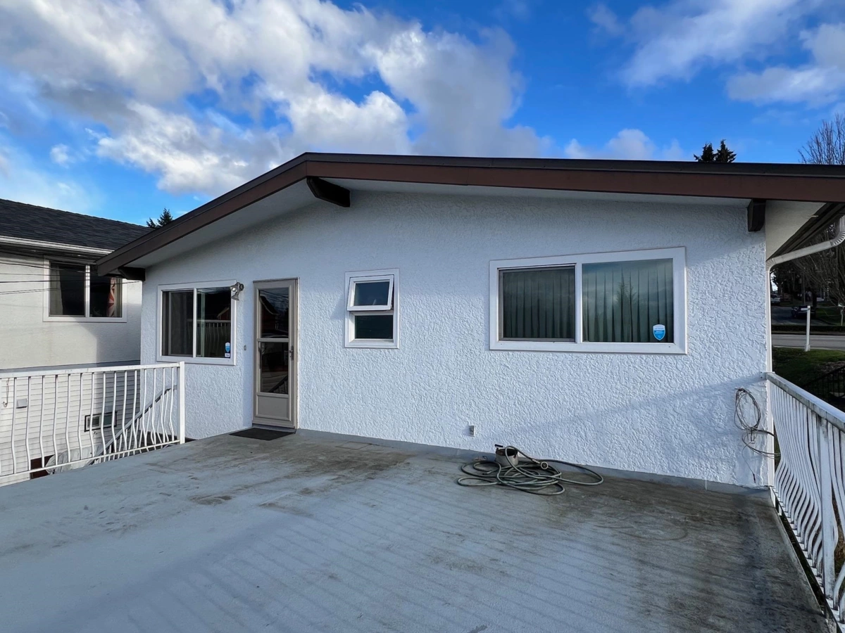 Kitchen Photo of 4695 Nanaimo Street, Vancouver, BC