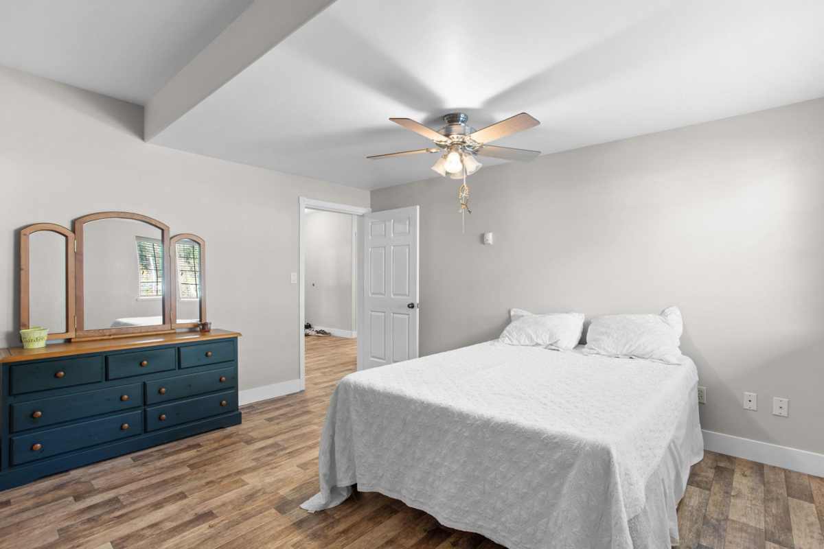 Entry Foyer Photo of 5260 Mccallum Road, Agassiz, BC