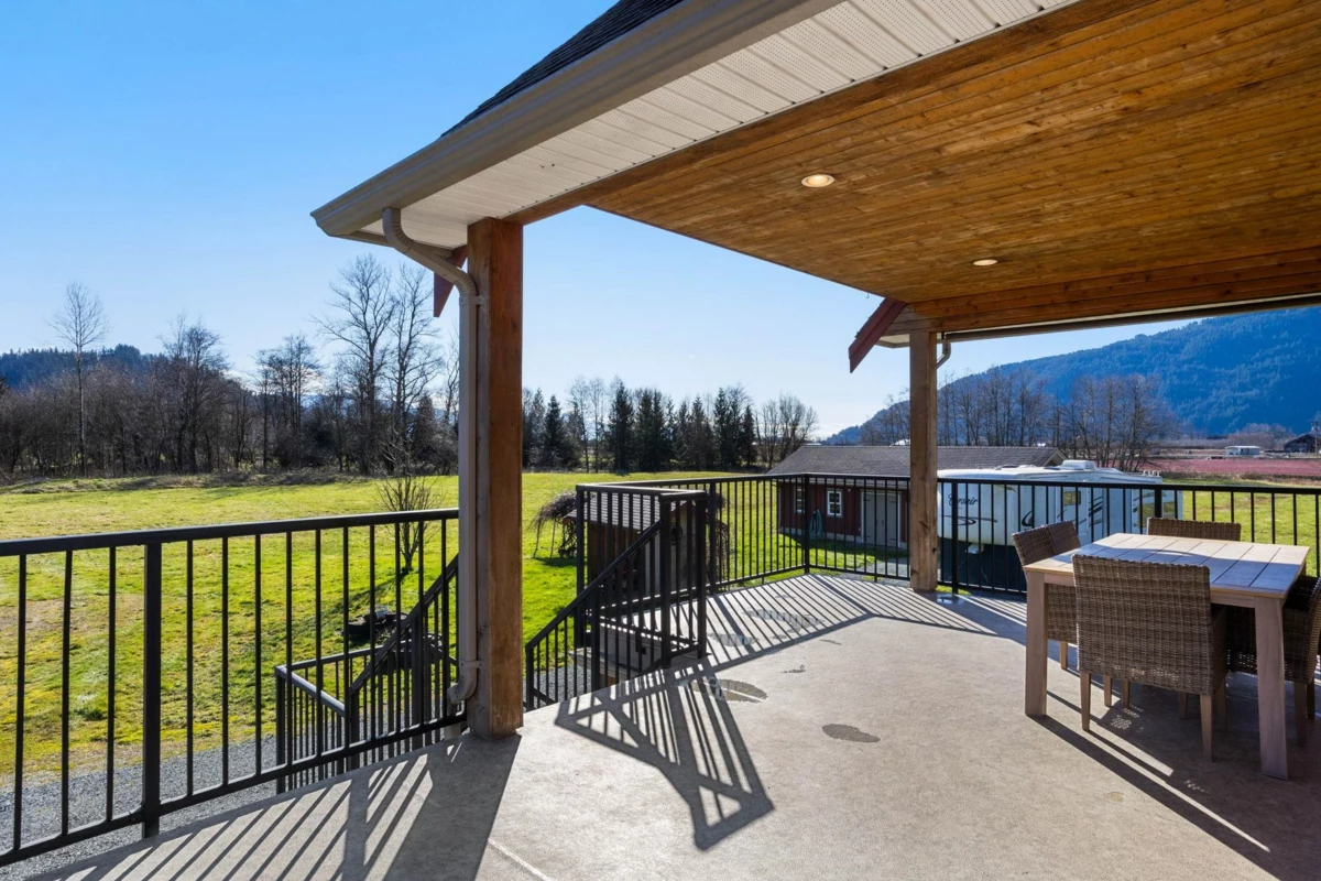 Garage Interior Photo of 5260 Mccallum Road, Agassiz, BC