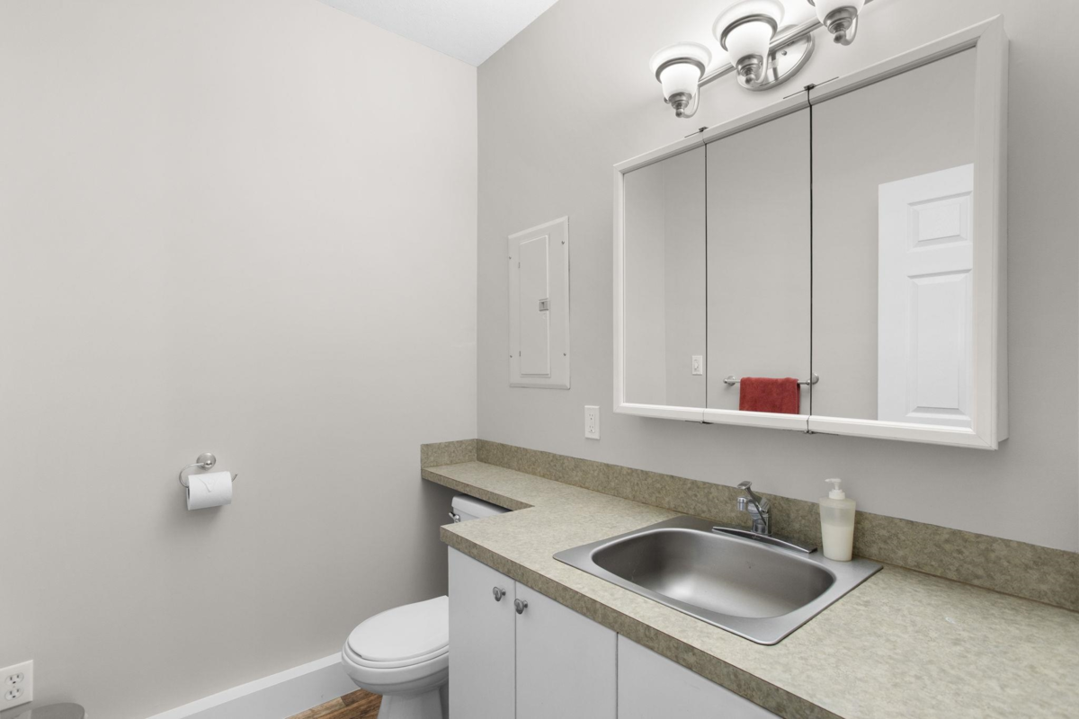 Hallway Photo of 5260 Mccallum Road, Agassiz, BC