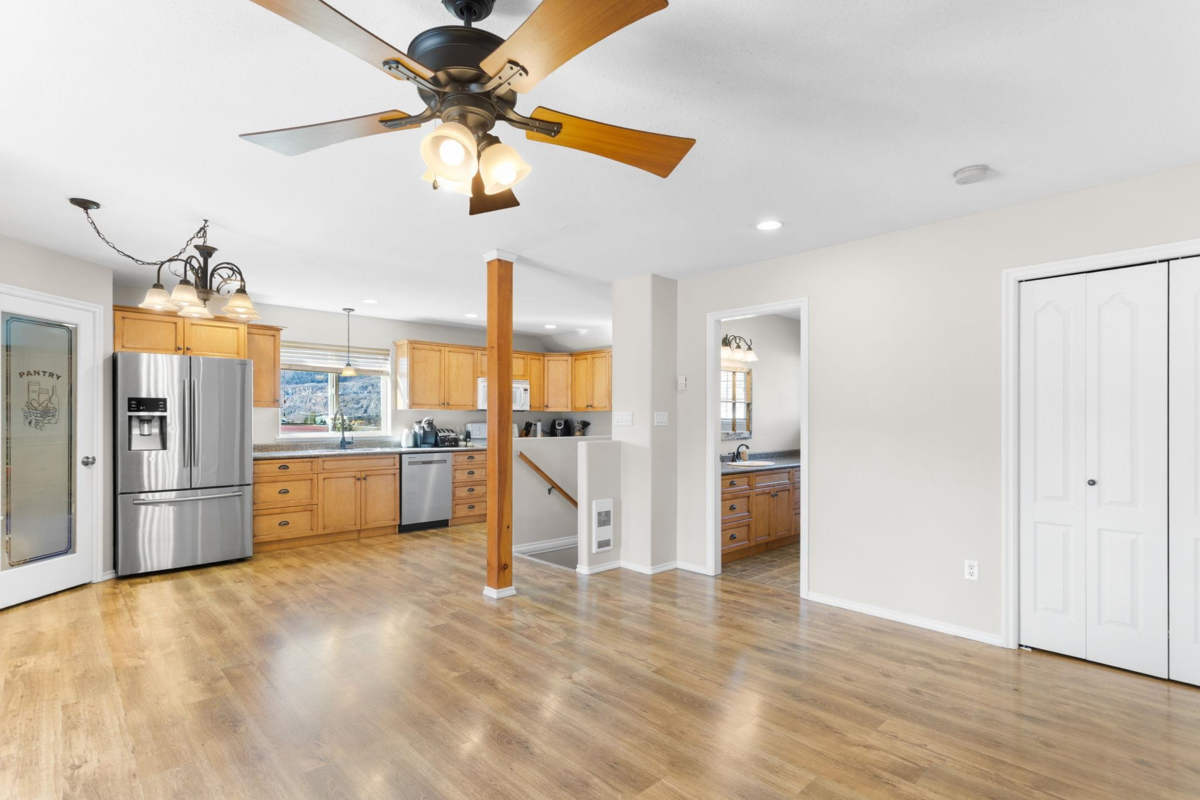 Walk-In Closet Photo of 5260 Mccallum Road, Agassiz, BC